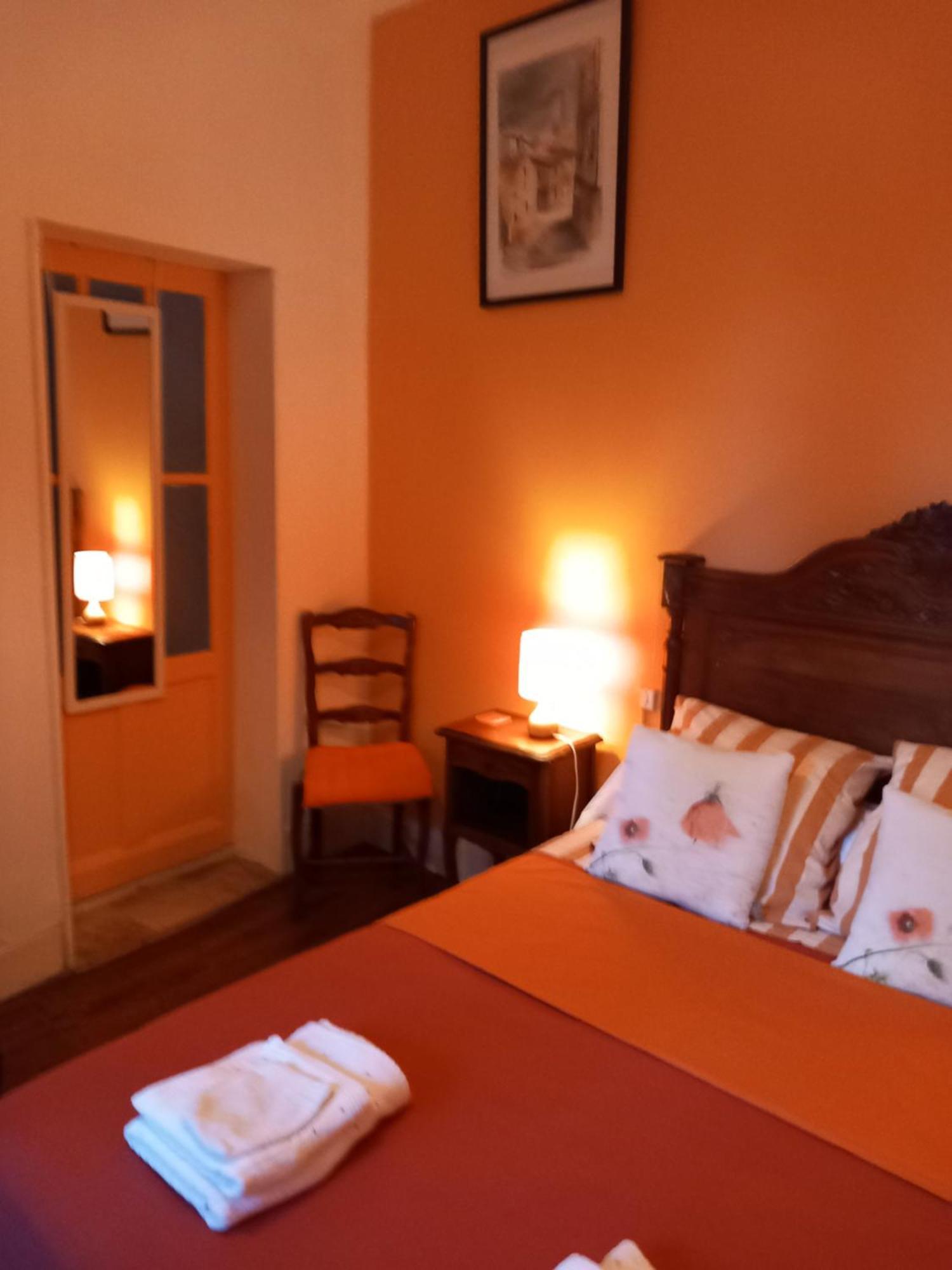 Chambre D'Hotes La Tour De Brazalem Nerac Bagian luar foto