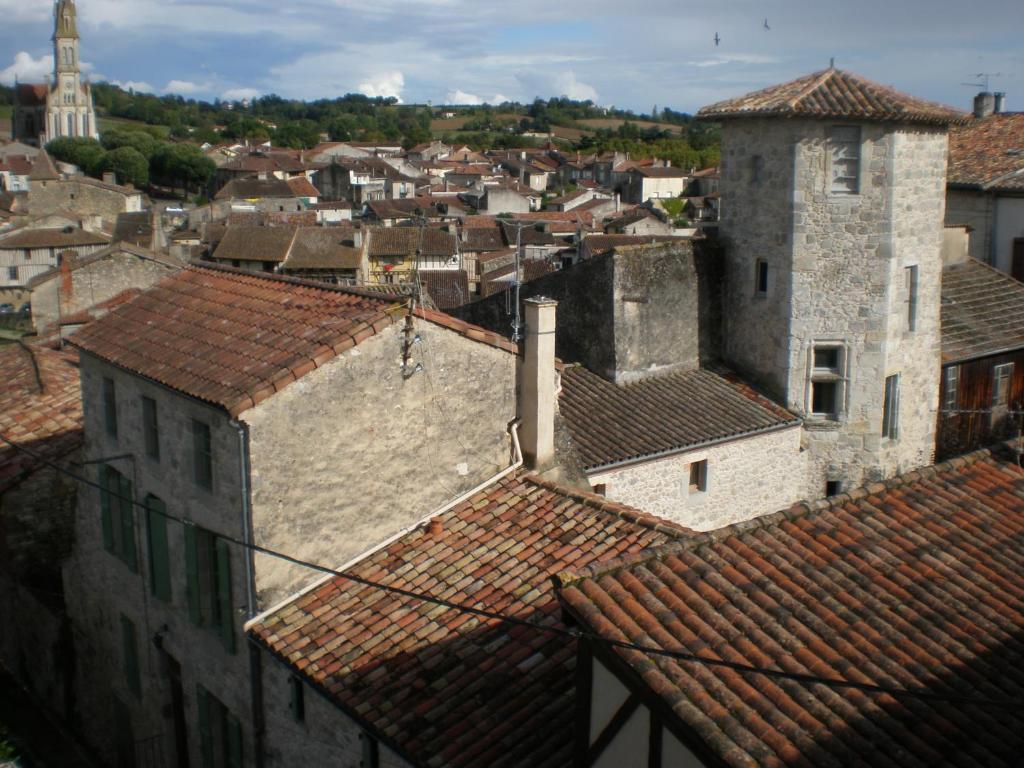 Chambre D'Hotes La Tour De Brazalem Nerac Bagian luar foto