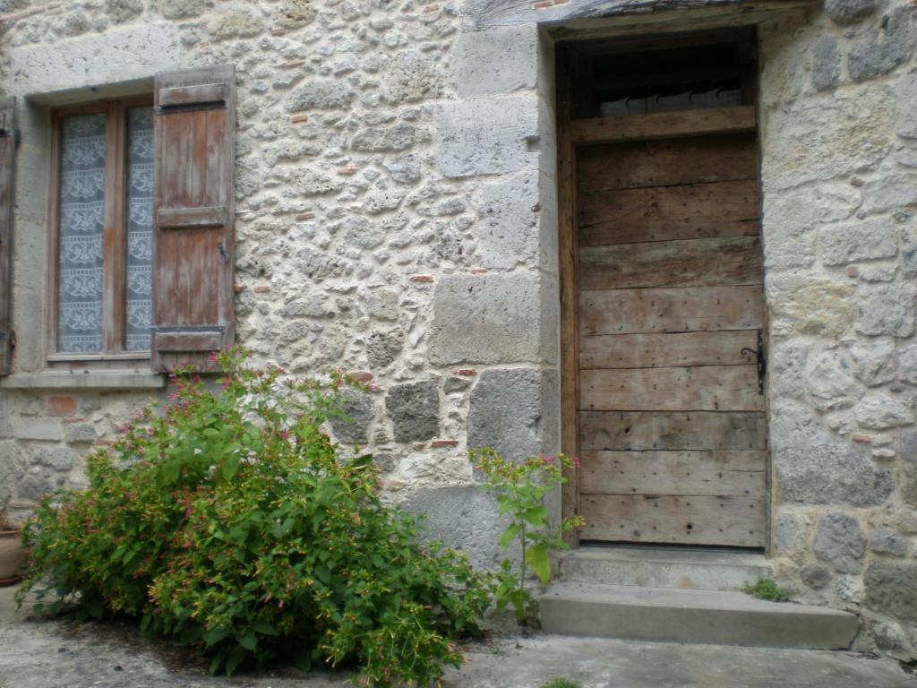 Chambre D'Hotes La Tour De Brazalem Nerac Ruang foto