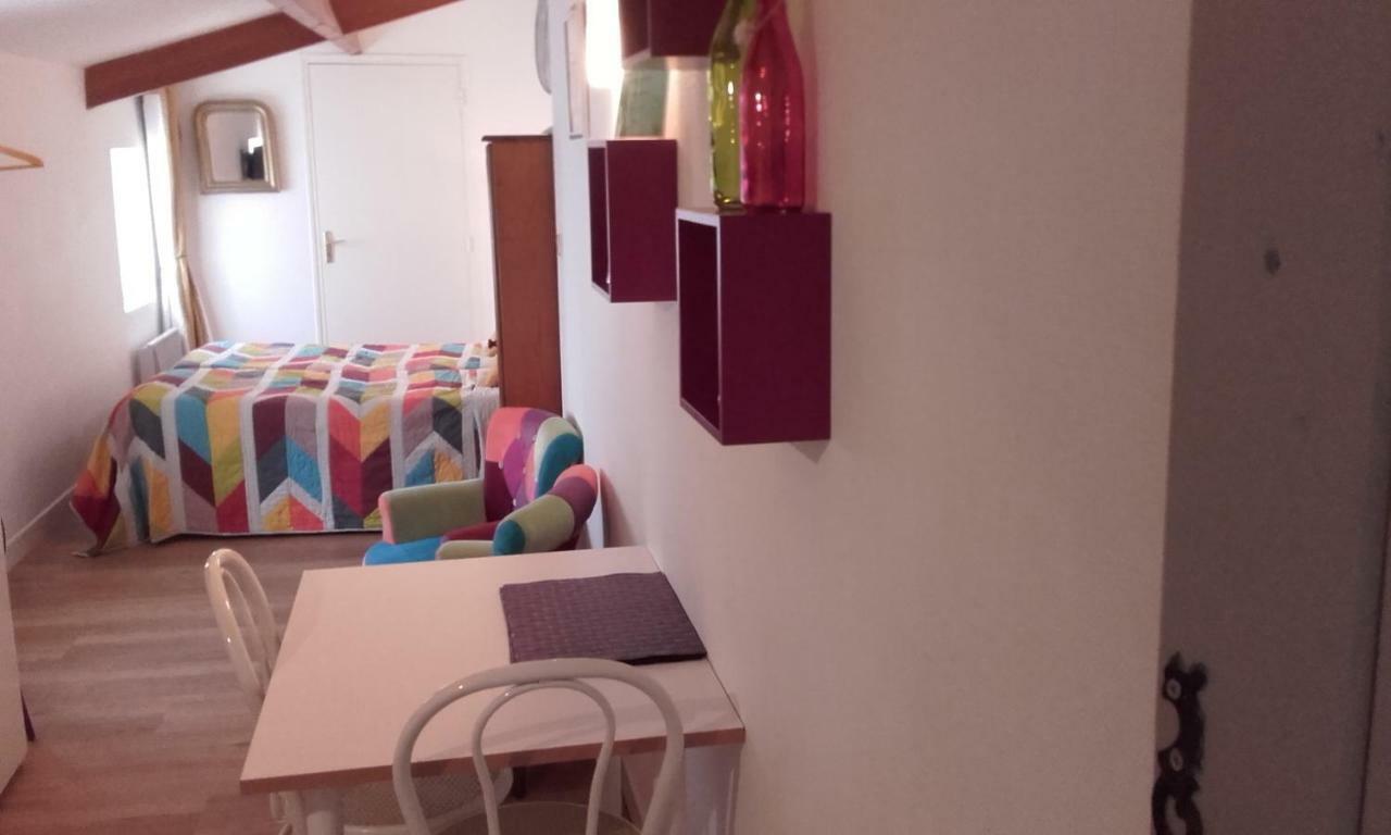 Chambre D'Hotes La Tour De Brazalem Nerac Bagian luar foto